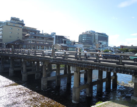 三条大橋は東海道の西の起点